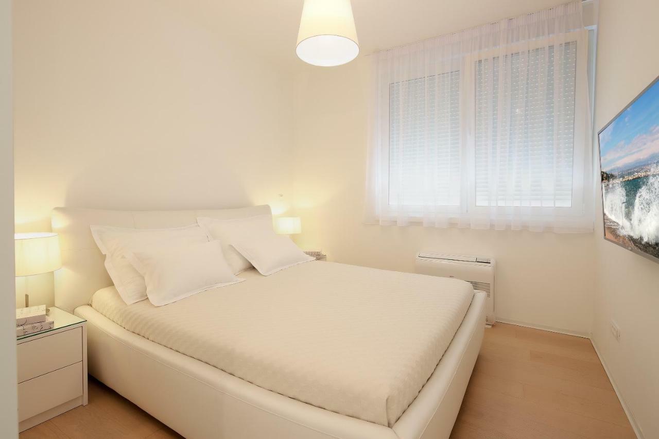 Modern Apartment Near The Sea Ičići Esterno foto